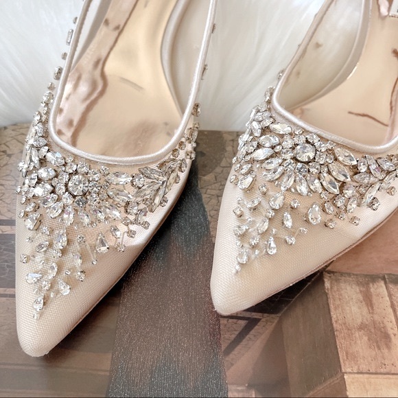 Badgley Mischka Onyx kitten heel pump - Picture 9 of 11